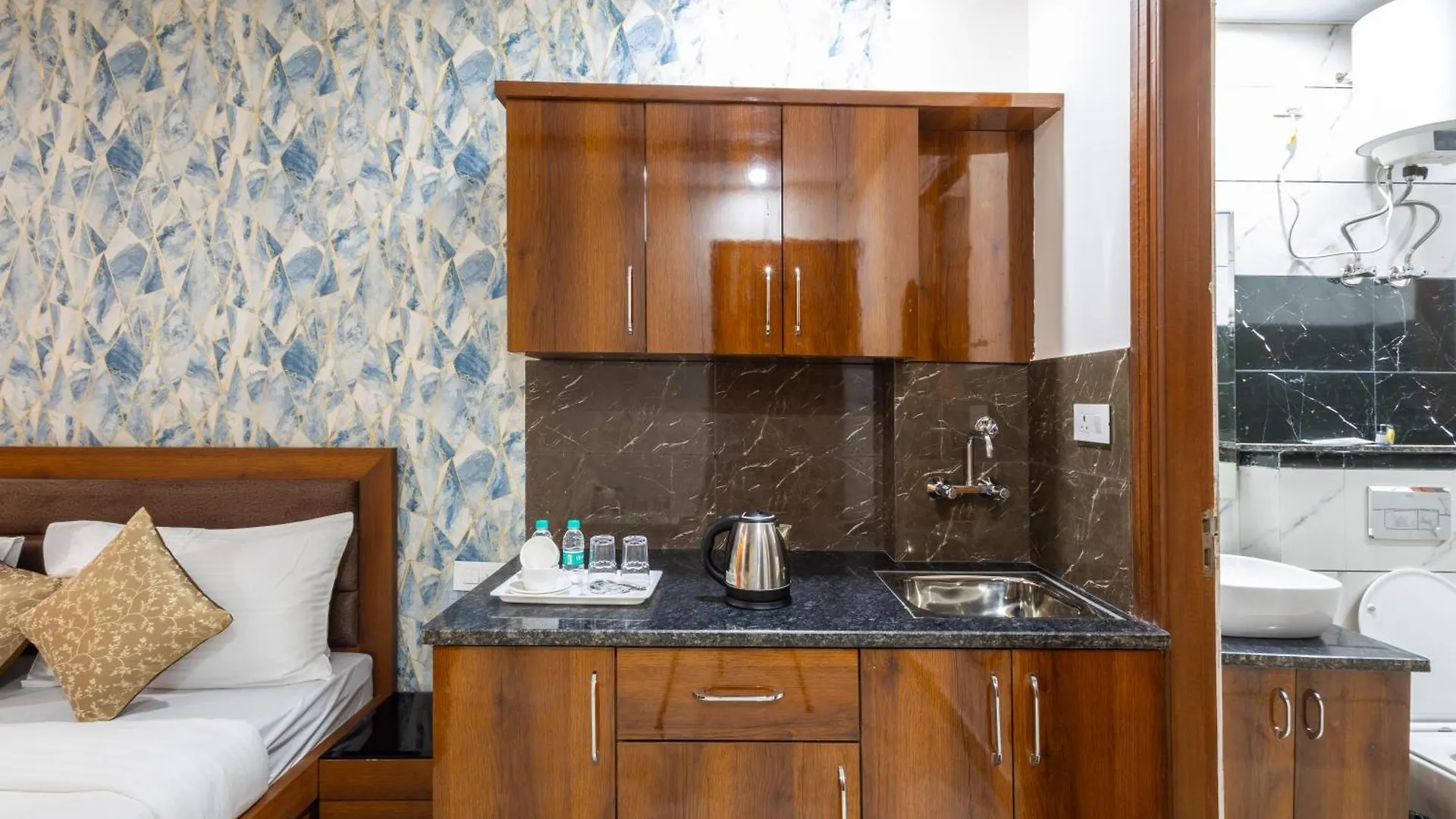 ****  Hotel Gill Comfort Inn - Close To Medanta, Artemis And Fortis Hospital Gurgaon India