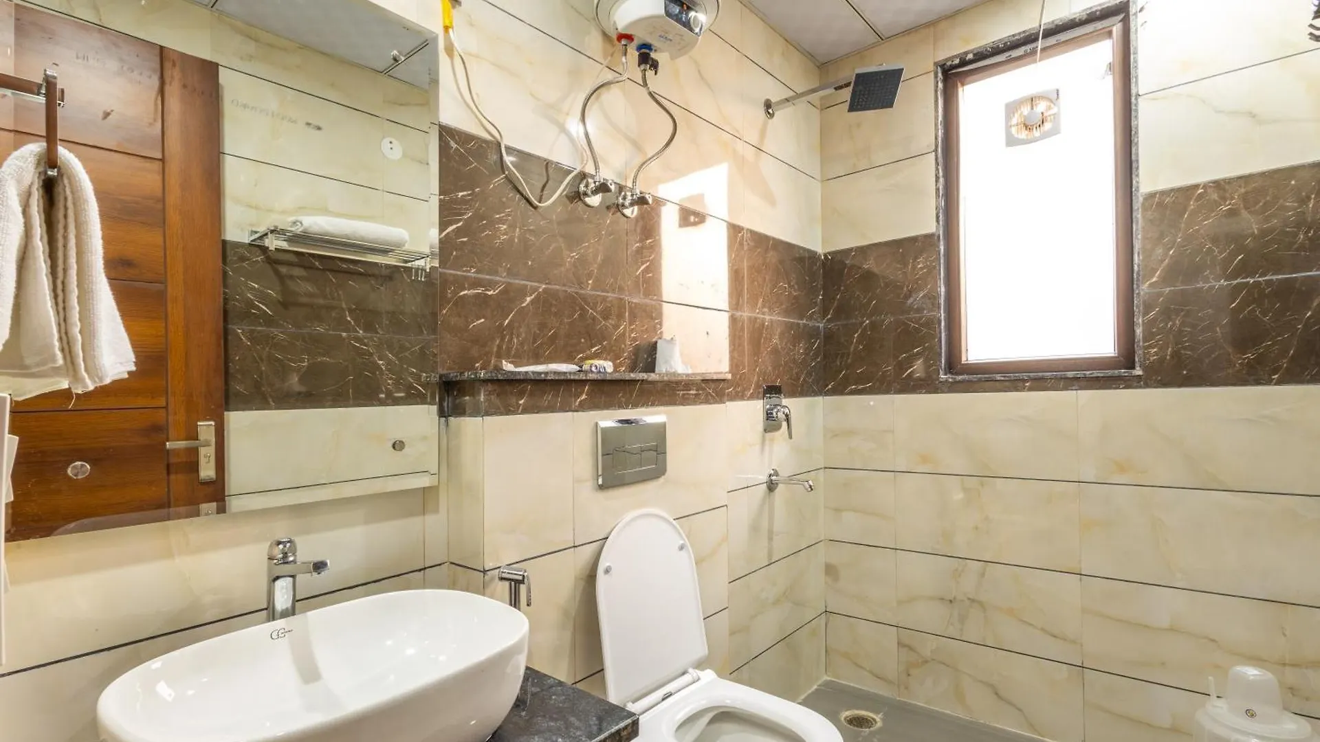 Hotel Gill Comfort Inn - Close To Medanta, Artemis And Fortis Hospital Gurgaon India