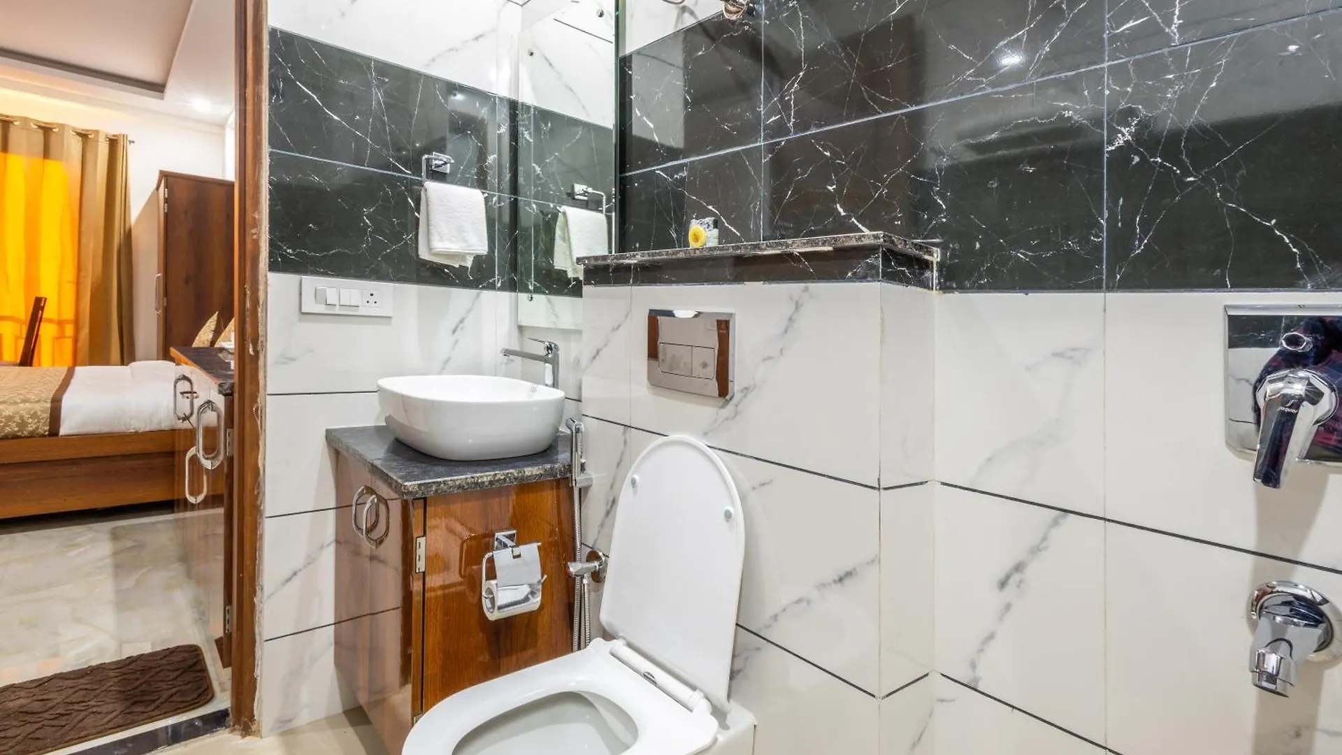 Hotel Gill Comfort Inn - Close To Medanta, Artemis And Fortis Hospital Gurgaon