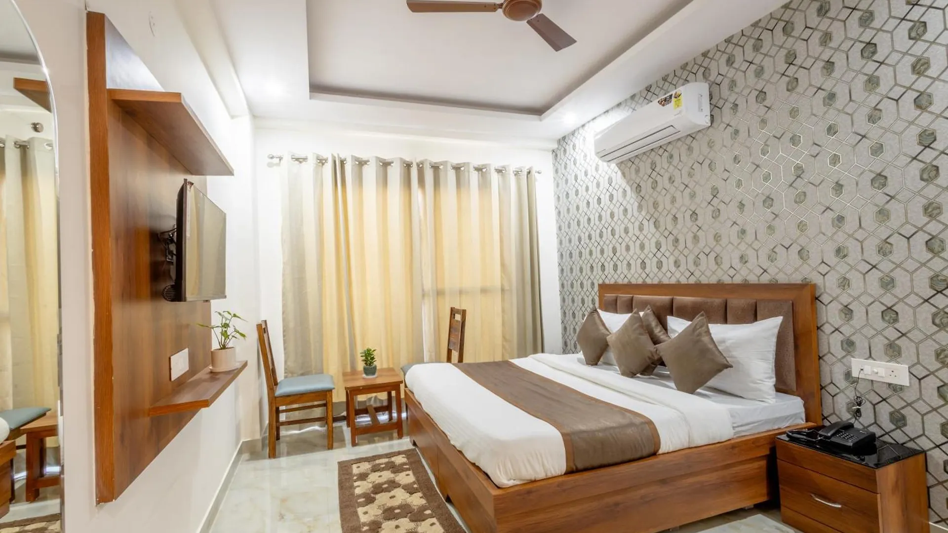 ****  Hotel Gill Comfort Inn - Close To Medanta, Artemis And Fortis Hospital Gurgaon India