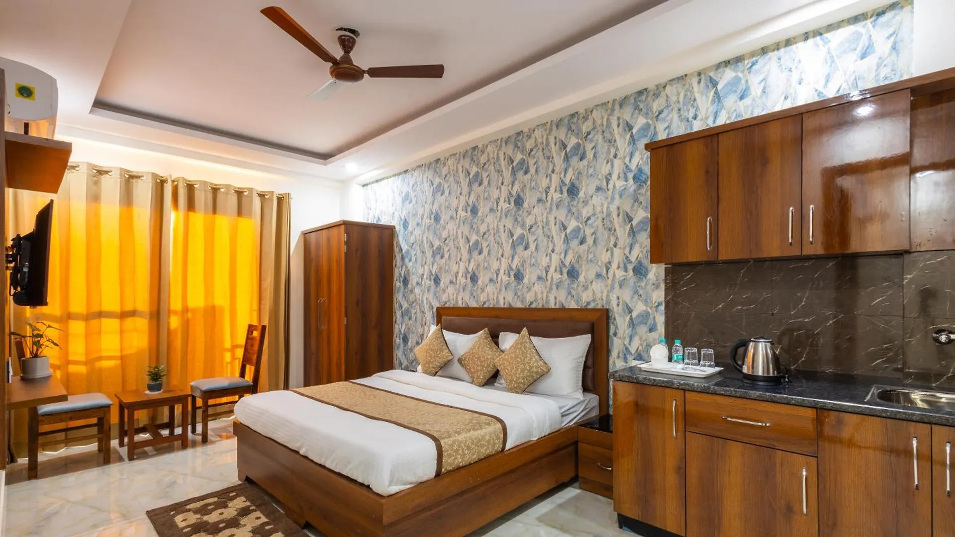 Hotel Gill Comfort Inn - Close To Medanta, Artemis And Fortis Hospital Gurgaon 4*,  India